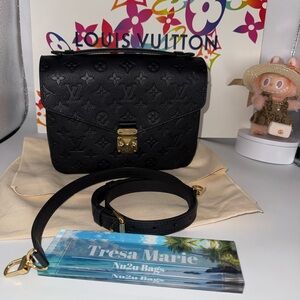 SOLD~Louis Vuitton Pochette Metis in Black